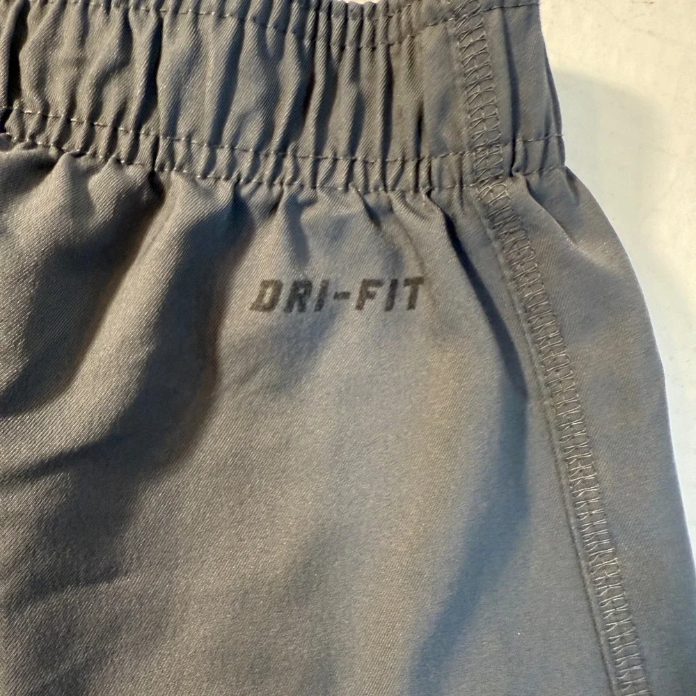 Nike Dri Fit Mens‎ M Athletic Pants Gray Elastic Waist Drawstring bottom Pockets